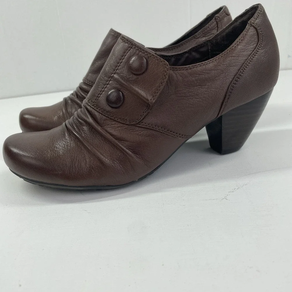 Bare Traps Womens Size 8 Tyley Brown Leather Booties Slip On Shoes Heel Button - Picture 2 of 12